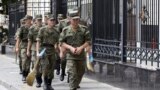 У штаба Южного военного округа в Ростове-на-Дону. Архивное фото