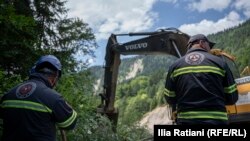 Rescue teams are continuing to search for nine other people who have been missing since the landslide hit Shovi last week.