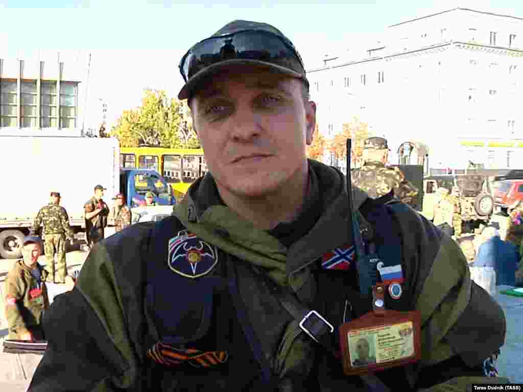 Александр Беднов, 1969-2015. Уроженец Луганска Беднов работал в советском ОМОНе. После распада СССР служил в Министерстве внутренних дел Украины. В 2014 году, когда на востоке Украины вспыхнула напряженность, Беднов создал сепаратистское ополчение, которое начало патрулировать Луганск. Некоторое время он занимал должность «министра обороны» сепаратистского квазигосударственного образования «ЛНР». В январе 2015 года колонна, в которой находился Беднов, подверглась обстрелу. Он и еще шесть человек погибли. Вскоре после этого сепаратистские власти заявили, что Беднов погиб при сопротивлении задержанию, и заявили, что его подозревали в похищениях и пытках местных жителей. Известный лидер сепаратистов Игорь Гиркин назвал убийство «бандитской засадой» 