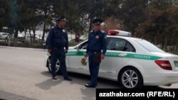 PÝGG köçe-ýol hereketine gözegçilik edýär . Aşgabat. Mart, 2024 ý. 