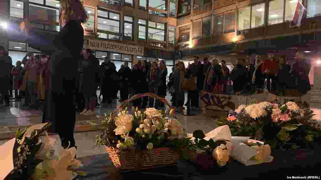 Student Filozofskog fakulteta u Pragu je 21. decembra ubio 14 studenata i predavača, a zatim i sebe. Ranio je 25 osoba, a u oproštajnom pismu je priznao da je ubio mladog oca i njegovu dvomesečnu bebu nedelju dana ranije, kada su se šetali šumom na periferiji Praga.
