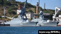 Фото 2022 року. Носії крилатих ракет «Калібр» – малі ракетні кораблі Чорноморського флоту РФ «Вишній Волочок» та «Орехово-Зуєво» (проєкт 21631 (Буян-М)) в Севастопольській бухті окупованого Криму