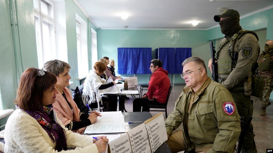 Glasanje na referendumu o aneksiji četiri ukrajinska regiona Rusiji, Mariupolj, 27. septembra 2022.