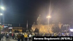 Okupljeni su blokirali raskrsnicu Bulevara kralja Aleksandra sa Takovskom ulicom i Kneza Miloša, 21. oktobar 2021.