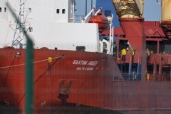 Ruski teretni brod Baltic Leader nakon što je preusmjeren zbog navodnog kršenja sankcija koje je EU uvela Moskvi zbog invazije Ukrajine, u luci Boulogne-sur-Mer, Francuska, 26. februara 2022.