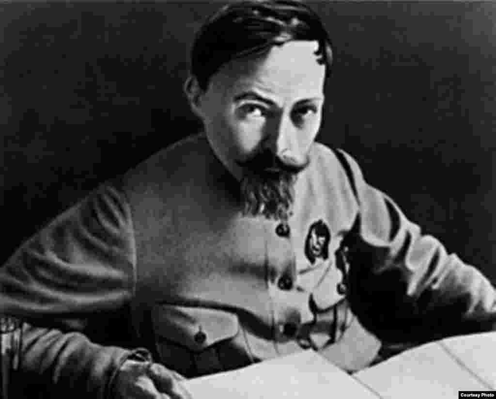 А таким был сам Феликс Дзержинский 