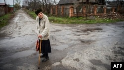 В селі Жабуньки поблизу Донецького аеропорту, квітень 2015 року