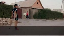 Азиз мечтал стать футболистом, но после аварии потерял ногу