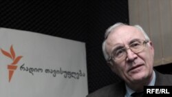 პოლიტოლოგი ზურაბ აბაშიძე