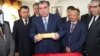 Эмомалӣ Раҳмон соли 2015 хати нави истеҳсоли тиллоро ба кор андохт.