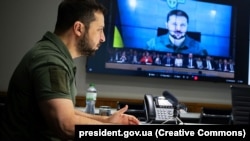 Саммитта Владимир Зеленский видеоэлемтә аша чыгыш ясый