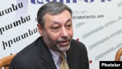 Александр Арзуманян на пресс-конференции, Ереван, 2 феваля 2012 г.