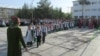 Mekdep mugallymlary täze düzgünlerden şikaýat edýär