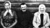 Сястра Васіля Быкава Валянціна, бацька Ўладзімір Фёдаравіч і маці Ганна Рыгораўна