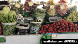 Il arasynda "Mir bazar" atlandyrylýan bazar, ýanwar 2018-nji ýyl (Illýustrasiýa suraty)