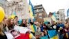 Одна із акцій, організованих у Нідерландах, на підтримку України (фото у Facebook Жені Айзенберга, датоване груднем 2013 року) 