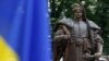 Пам'ятник творцю першої української Конституції, гетьману Пилипу Орлику (1672 –1742). Київ