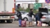 Türkmenistan bilen Özbegistanyň arasyndaky gümrük nokady. Arhiw suraty