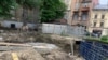 Тут залишать фрагмент фундаменту давньої церкви