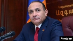 Armenia - Parliament speaker Hovik Abrahamian at a news conference in Yerevan, 2Nov2012.