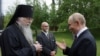 Православний архієпископ Аляски попросив вибачення за зустріч із Путіним