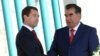 Дмитрий Медведев ва Эмомалӣ Раҳмон дар маросими ифтитоҳи нерӯгоҳи "Сангтуда-1"