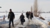 Барак айылынын жашоочулары, 25-январь, 2013. 