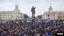 Акция в память о погибших при пожаре в торговом центре "Зимняя вишня" в Кемерове