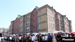 Բնակարանների հանձնման արարողություն Գյումրիում, արխիվային լուսանկար