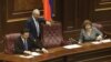 Галуст Саакян занимает место спикера парламента, Ереван, 29 апреля 2014 г. 
