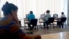Farapda Internetiň tizliginiň pese gaçmagy studentleriň onlaýn sapaklaryny bökdeýär
