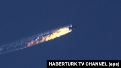 Түрік әскери-әуе күштері атып түсірген ресейлік Су-24 бомбалаушы ұшағы. 24 қараша 2015 жыл.