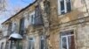 Старые двухэтажные дома в Караганде, которые жители просят власти отремонтировать, Караганда, 3 марта 2020 года.