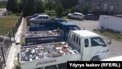 Қишлоқ ҳукумати ҳудудидаги дўконлардан сотиб олинган ароқ-вино енгил юк машиналарига ортилиб, чиқинди полигонида йўқ қилинди.
