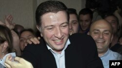 გიგი უგულავა წინასწარი პატიმრობიდან გათავისუფლების შემდეგ. 17 სექტემბერი 2015 წ.