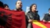 Околу 200 луѓе протестираа против полициска бруталност во Скопје. Пред неколку дена, полицаец што не бил на должност, со службениот пиштол уби двајца гостиварци по расправија за паркинг место која преминала во тепачка.