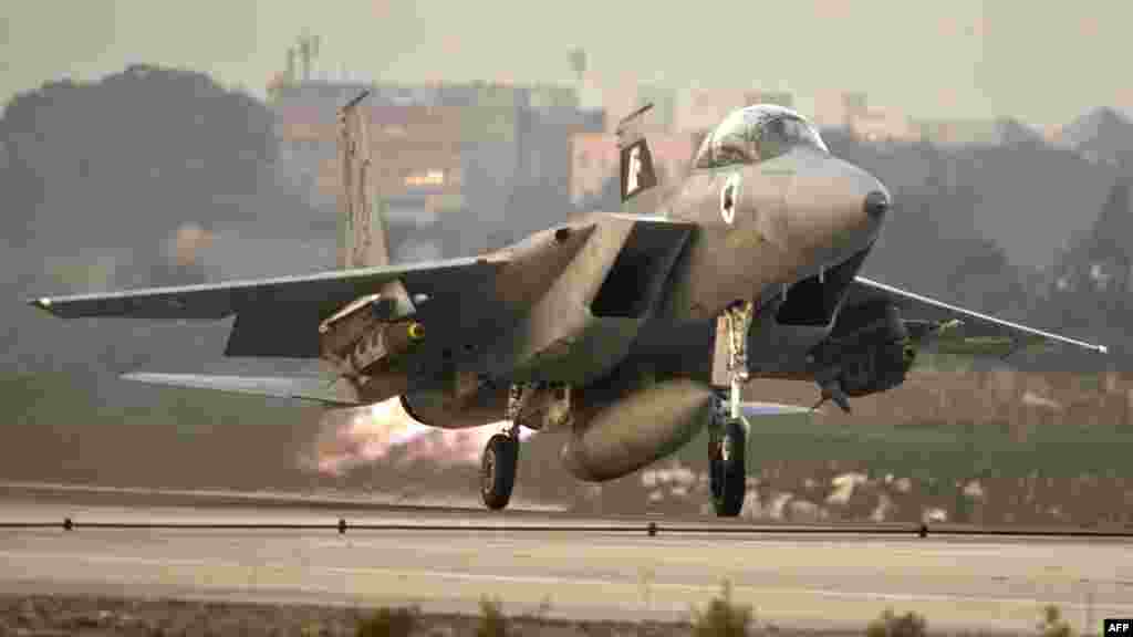Бомбардировщик израильской армии F-15