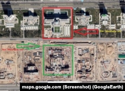 Google Maps tilsimindäki täzelenen kartada Aşgabatdaky täze gurlan we gurluşygy dowam edýän "Maslahatlar zallaryny" görmek bolýar