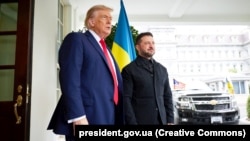 Архивска фотографија од последната средба меѓу украинскиот претседател Володимир Зеленски и неговиот домаќин американскиот претседател Доналд Трамп во Вашингтон, на 18 август 2025 година