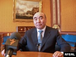 Аскар Акаев, экс-президент Кыргызстана, Москва, 23 марта 2010 года.