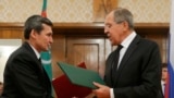 Türkmenistanyň daşary işler ministri Raşid Meredow bilen Russiýa Federasiýasynyň daşary işler ministri Sergeý Lawrow gepleşikler wagtynda. Arhiw suraty