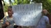 «Не хочемо приниження для наших військових!»: біля Шумів протестували проти інспектування позицій ЗСУ бойовиками (відео)