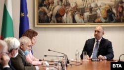 Նախագահ Ռումեն Ռադևի խորհրդակցությունը Բուլղարիայի ԿԸՀ-ի ղեկավար կազմի հետ, Սոֆիա, 8-ը սեպտեմբերի, 2021թ. 
