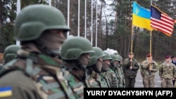 Вояки України і США на полігоні на Львівщині. 20 квітня 2015 року