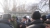 Ҷумъабой Сангинов, муовини раиси вилояти Суғд, дар мулоқот бо аҳолии Чоркӯҳ дар Исфара, акс аз моҳи декабри соли 2013 