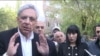 Вартан Осканян беседует с жителями ереванской общины Ачапняк, 17 апреля 2013 г.