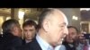 Опозиція не пускає Табалових до сесійної зали Ради