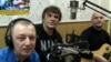 Музыкі гурту Neuro Dubel: Аляксандар Кулінковіч, Юры Навумаў, Віталь Абрамовіч у студыі Свабоды. Архіўнае фота, красавік 2011