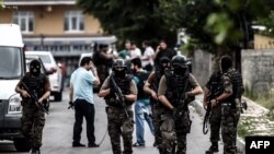 Թուրքիա - Հատուկջոկատայինները Սուլթանբեյլիի ոստիկանատան մոտ, Ստամբուլ, 10-ը օգոստոսի, 2015թ․