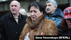 В том случае, если власть не будет ей передана, полагает Джиоева, ситуация «всегда будет оставаться вне правового поля»